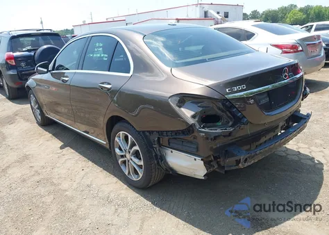 2015 Mercedes-Benz C 300 4Matic/Luxury 4Matic/Sport 4Matic from USA, damaged, VIN 55SWF4KB3FU018872